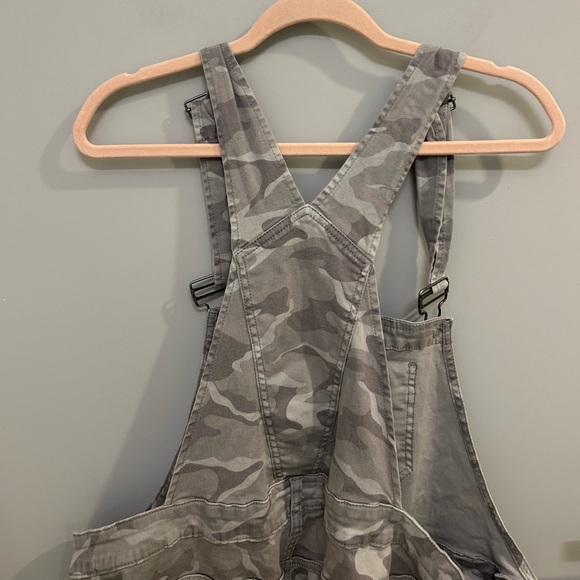 Torrid Camo Short Overalls Size 20 GUC U0817 - Picture 9 of 12
